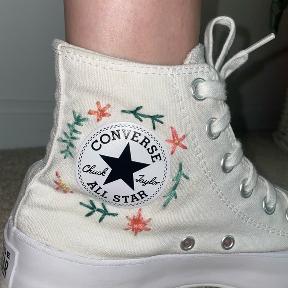 Hand-embroidered white platform converse! - Picture 3 of 4
